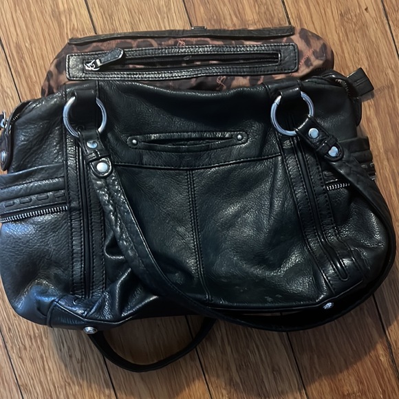 B Makowsky - Picture 2 of 5